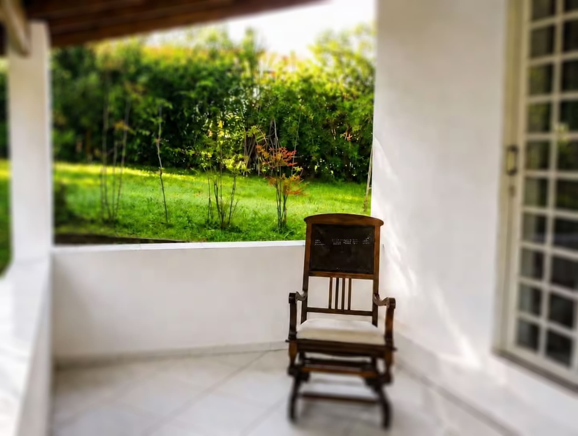 Varanda da Villa Águas ao lado da natureza